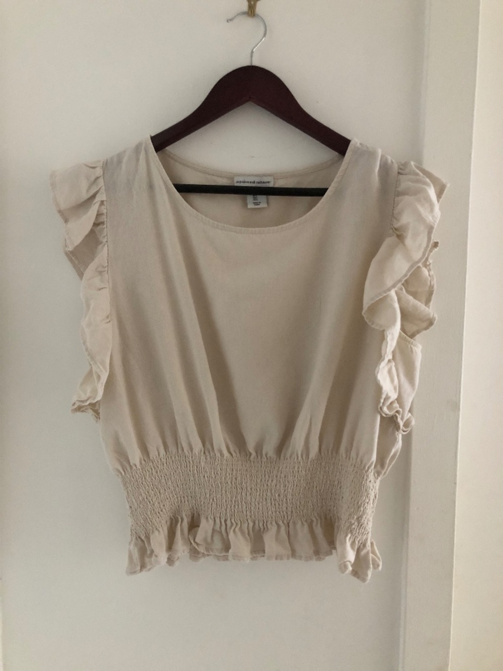 Cupcakes and Cashmere Linen Viscose Smocked Ruffle Blouse, Ivory Size Large EUC